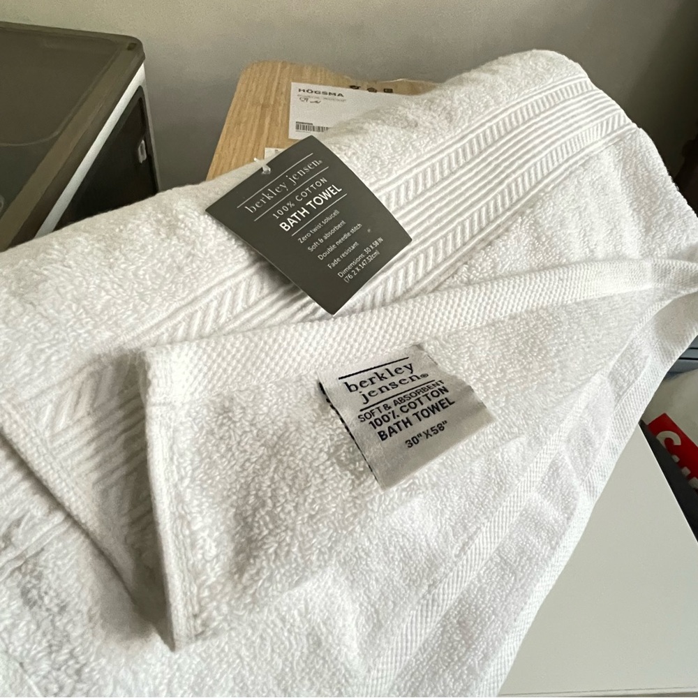 Bentley Premier White Bath Towel